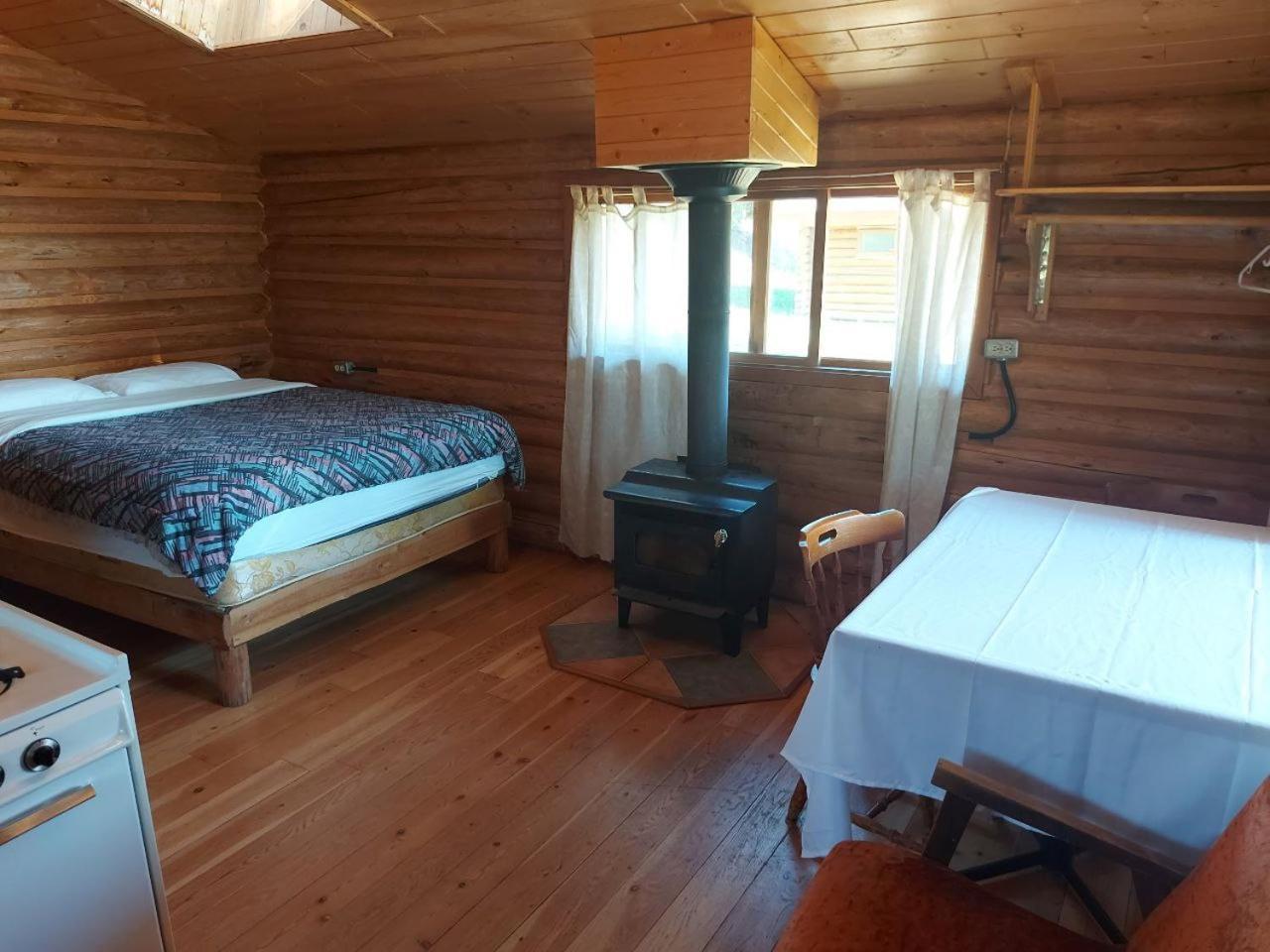Escott Bay Resort Anahim Lake Экстерьер фото