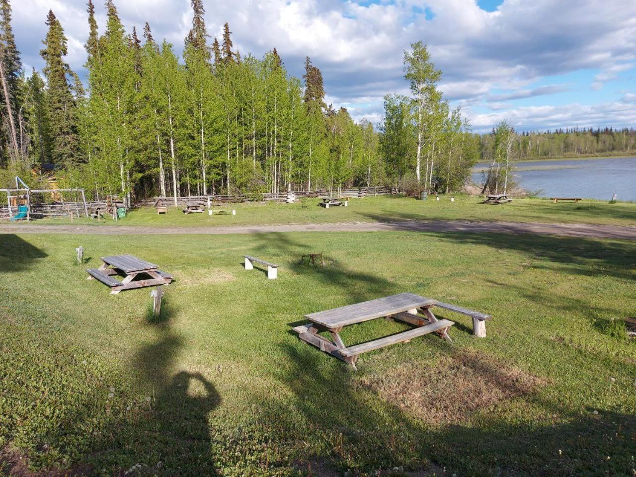 Escott Bay Resort Anahim Lake Экстерьер фото